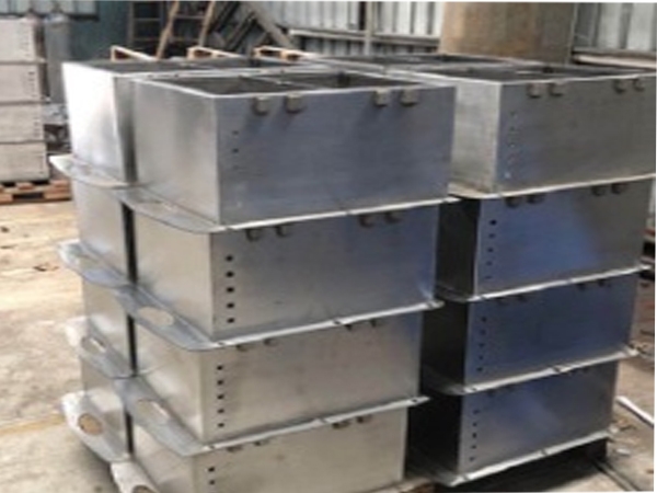 設備外殼鈑金加工廠家說:鈑金加工時能做些什么防腐處理?